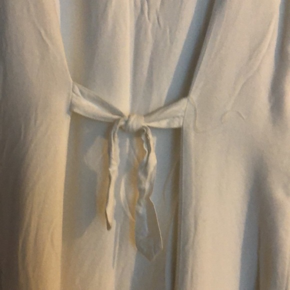 Pretty white button up vest - Picture 5 of 5